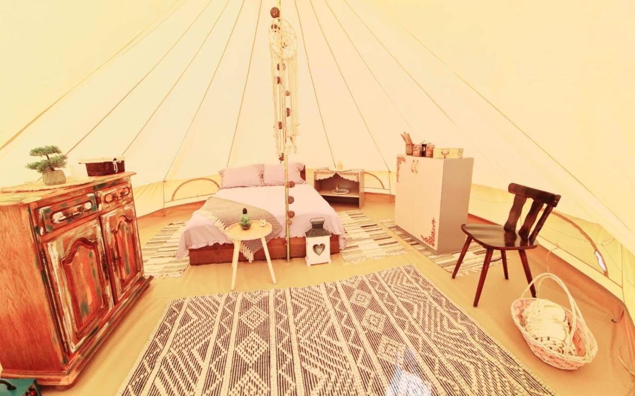 ホテル The Hunters Glamping Ciudanovita エクステリア 写真