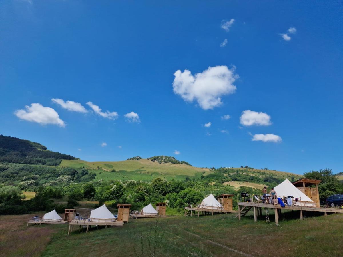 ホテル The Hunters Glamping Ciudanovita エクステリア 写真