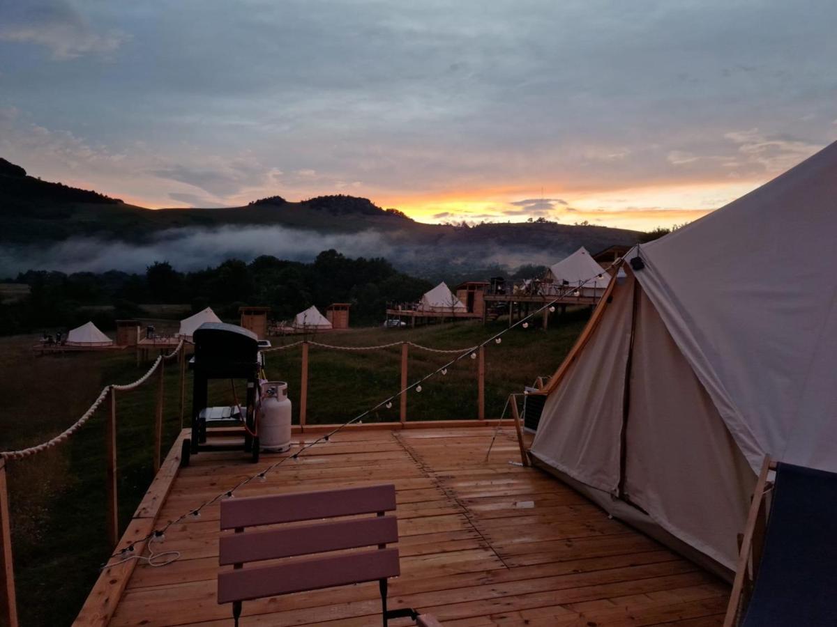 ホテル The Hunters Glamping Ciudanovita エクステリア 写真