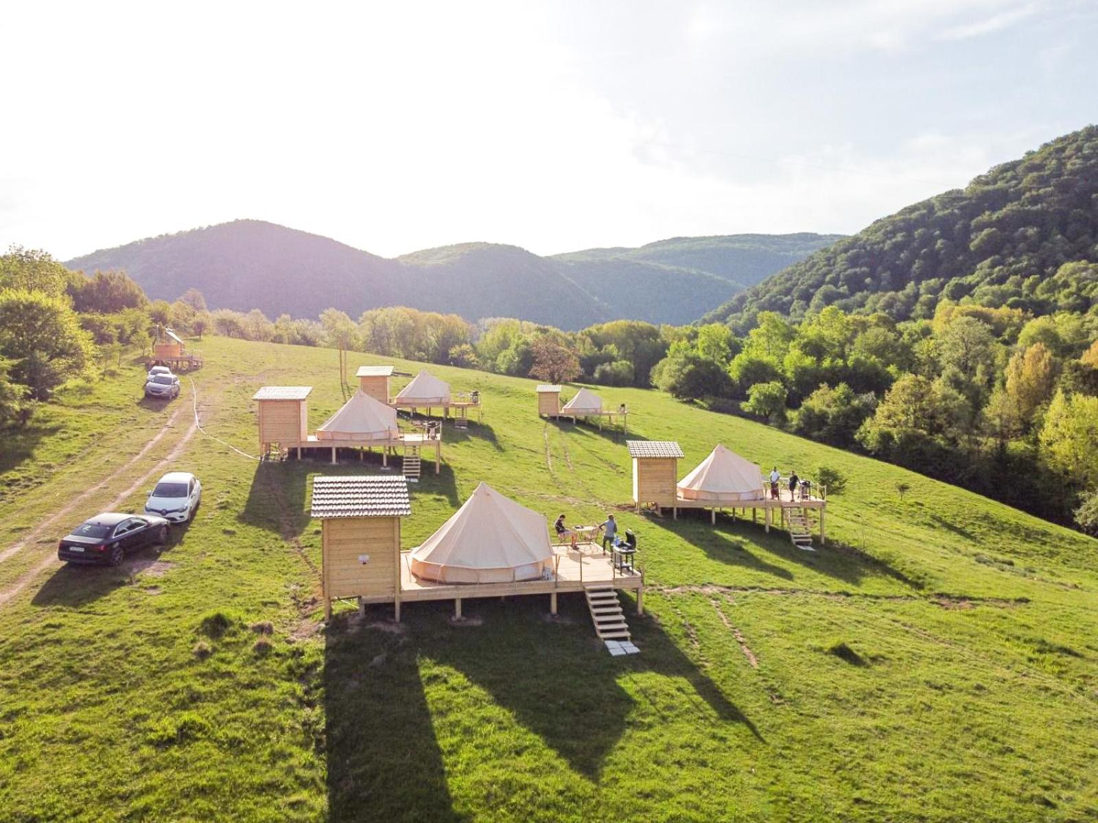 ホテル The Hunters Glamping Ciudanovita エクステリア 写真