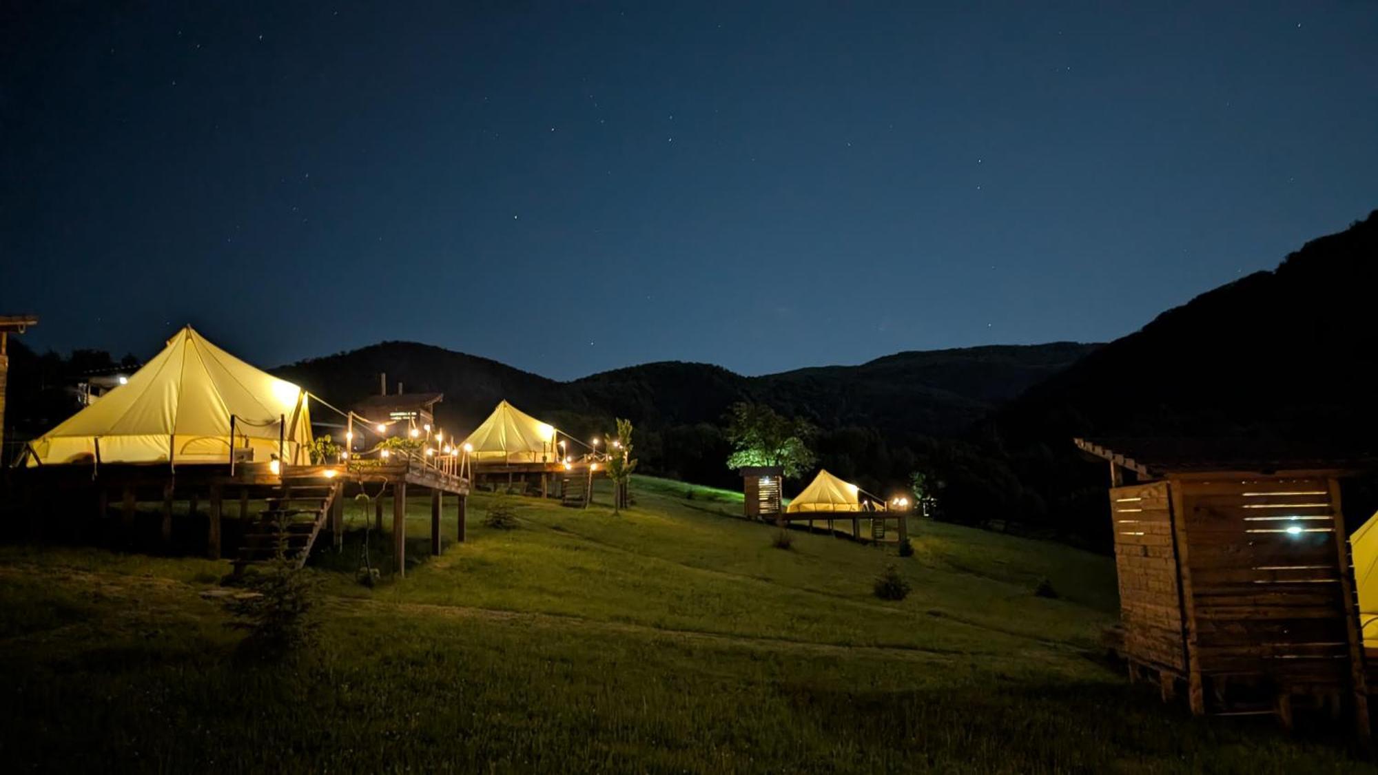 ホテル The Hunters Glamping Ciudanovita エクステリア 写真